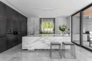 Symfonia materii i dźwięku: Sensoryczna strona nowoczesnej zabudowy