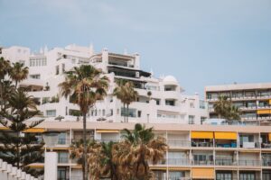 Jakie dokumenty są potrzebne do zakupu nieruchomości na Costa del Sol?